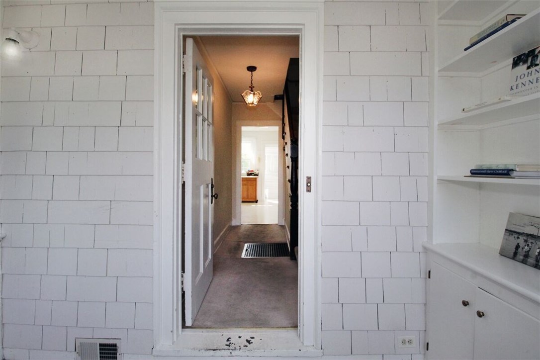 53 Old Fort Road Newport, RI 02840 - Photo 4 of 40 Entryway