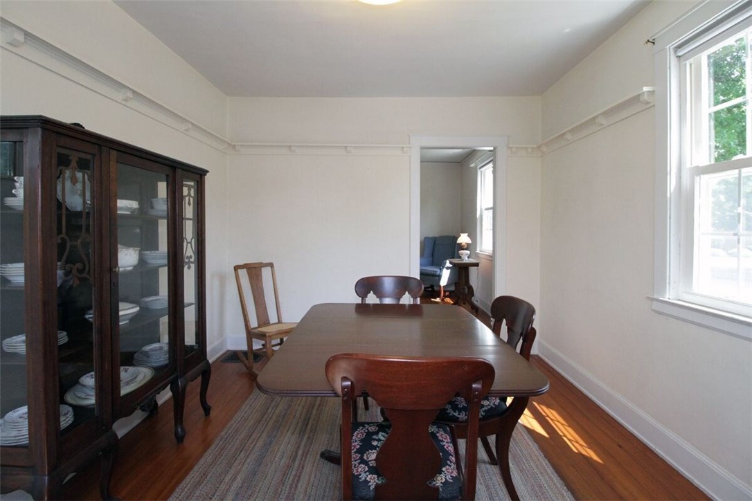 53 Old Fort Road Newport, RI 02840 - Photo 10 of 40 Lovely Original Hardwoods