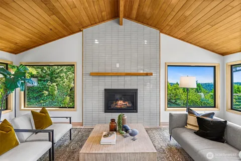 $2,150,000 | 12303 206th Place Southeast, Issaquah, WA 98027
