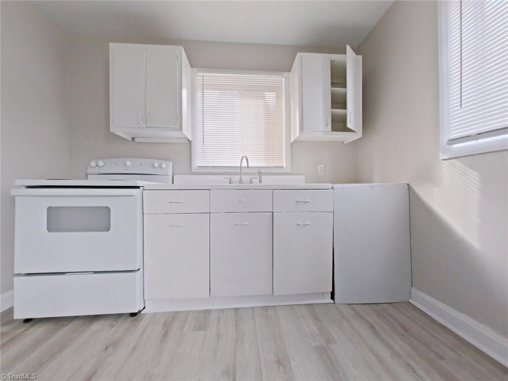 610 Hawthorne Avenue High Point, NC 27262 - Photo 2 of 9