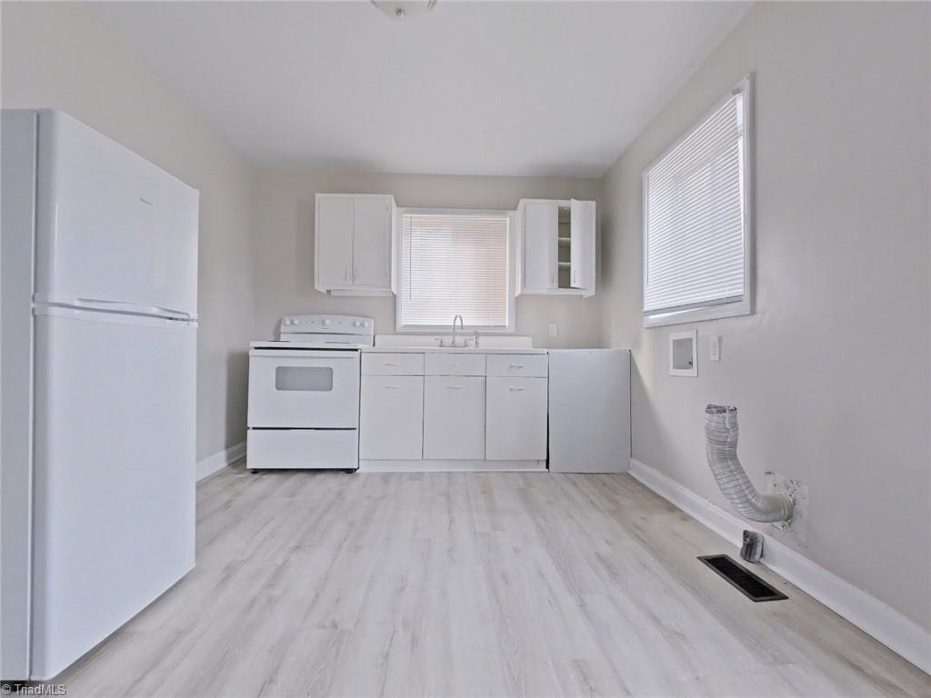 610 Hawthorne Avenue High Point, NC 27262 - Photo 3 of 9