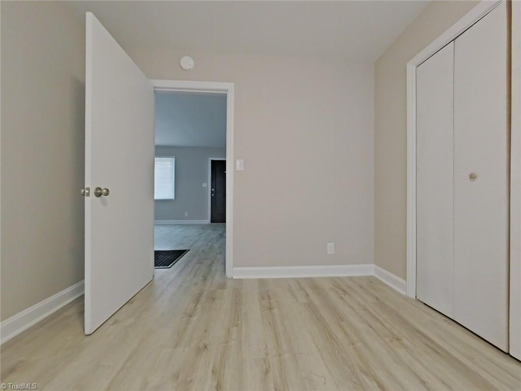 610 Hawthorne Avenue High Point, NC 27262 - Photo 4 of 9