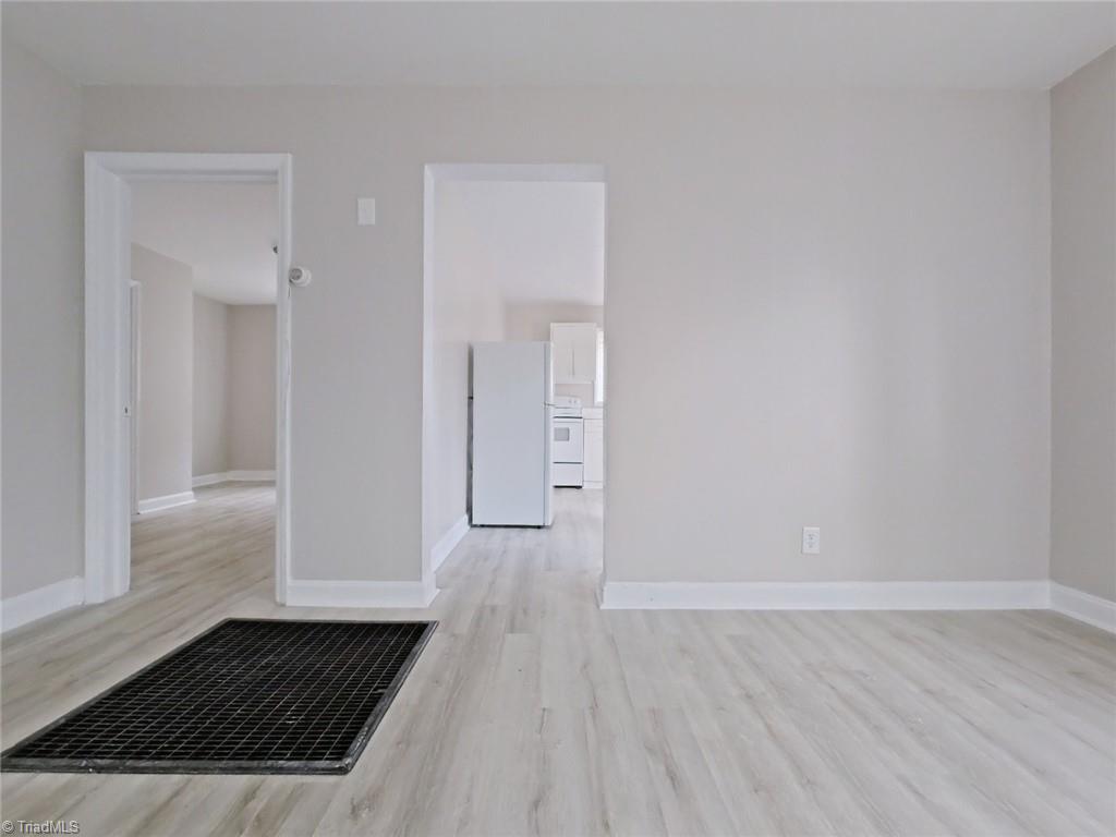 610 Hawthorne Avenue High Point, NC 27262 - Photo 5 of 9