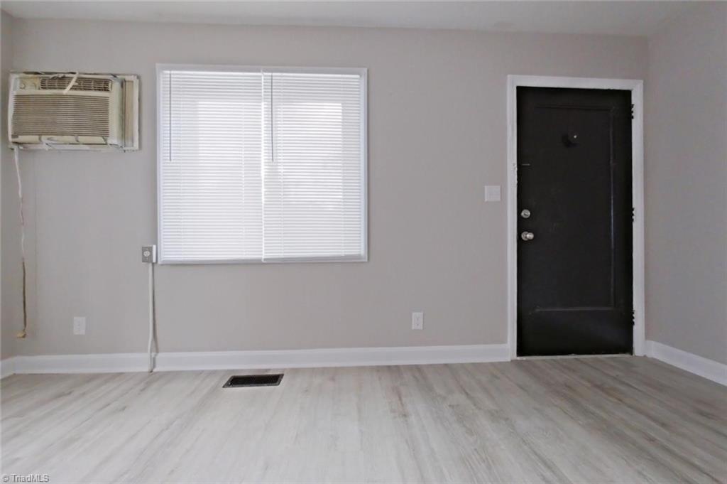 610 Hawthorne Avenue High Point, NC 27262 - Photo 8 of 9