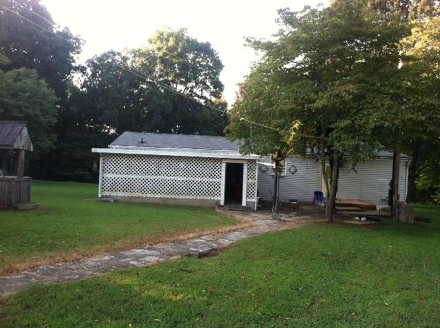 SCREENED IN PORCH