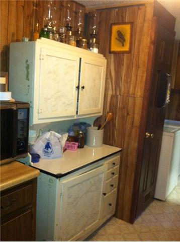 185 Macedonia Road Castalian Springs, TN 37031 - Photo 12 of 15 LARGE UTILITY ROOM