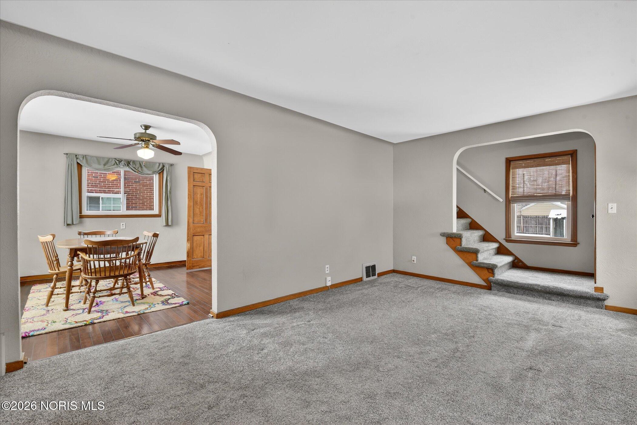 4214 Grantley Road Toledo, OH 43613 - Photo 3 of 39 08-4214-Grantley-Rd-Toledo-OH-43613-Wind
