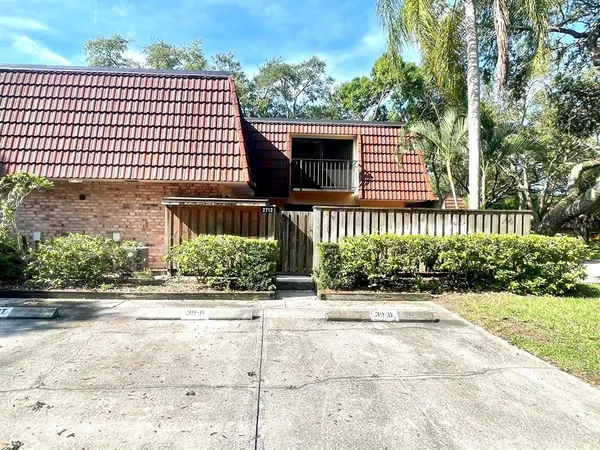 $2,200 | 2712 14th Court, Palm Harbor, FL 34684