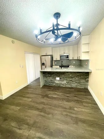 $2,200 | 2712 14th Court, Palm Harbor, FL 34684