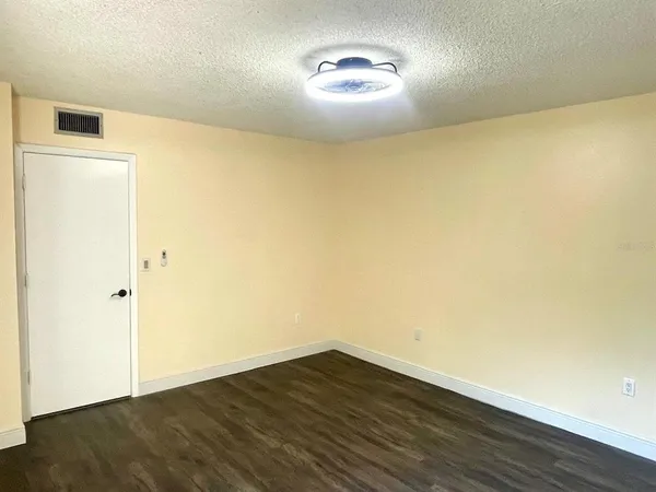 $2,200 | 2712 14th Court, Palm Harbor, FL 34684