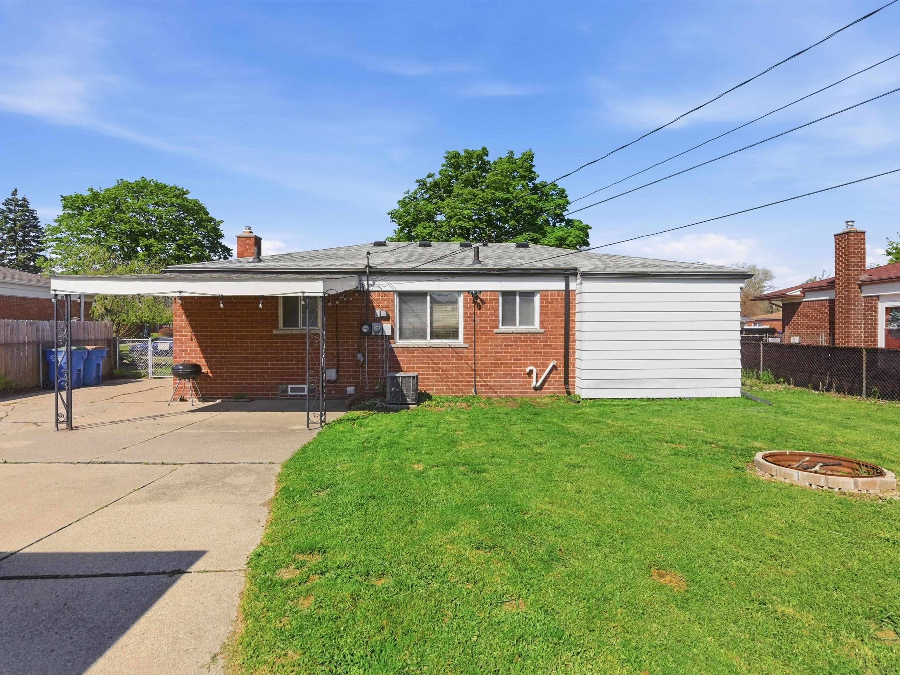 25542 Virginia Warren, MI 48091 - Photo 7 of 29