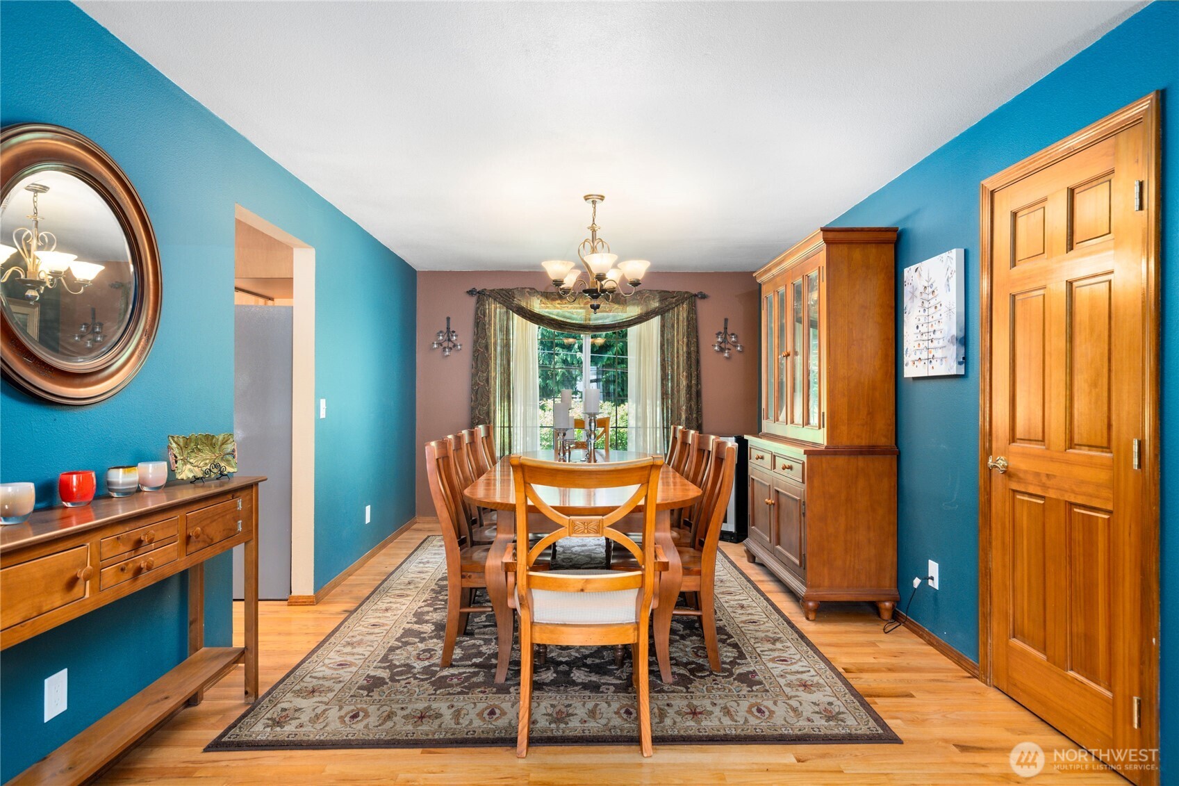 3915 Silvana Terrace Road Stanwood, WA 98292 - Photo 16 of 40 a dining room with furniture and window
