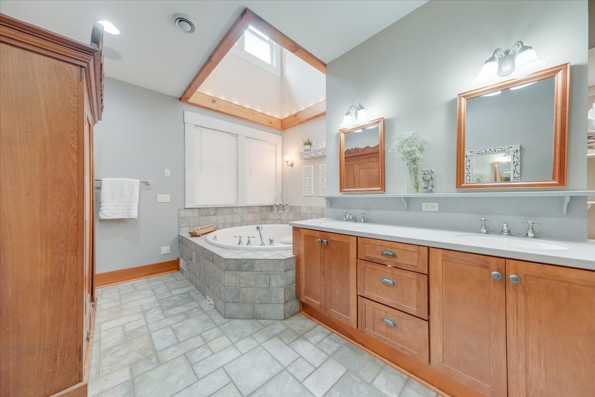 2-3 Timber Ridge Lane Mansfield, IL 61854 - Photo 52 of 104