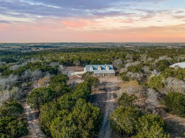 $639,000 | 1919 Bend Of The Bosque Road, China Spring, TX 76633