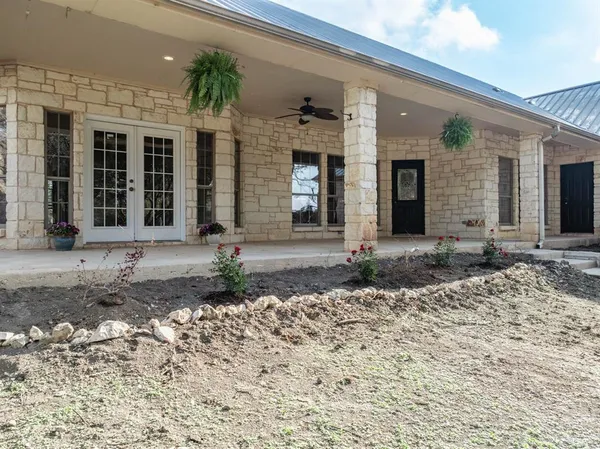 $639,000 | 1919 Bend Of The Bosque Road, China Spring, TX 76633