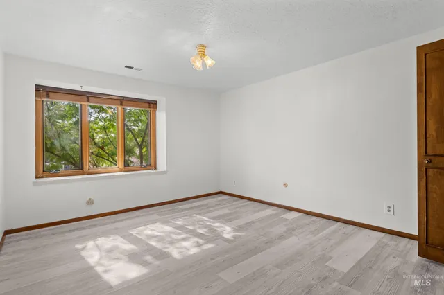 $435,000 | 3001 South Roosevelt Street, Unit 16 16, Boise, ID 83705