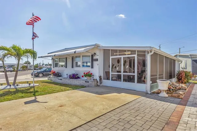 $215,000 | 2005 Ohio Avenue, Bradenton, FL 34207