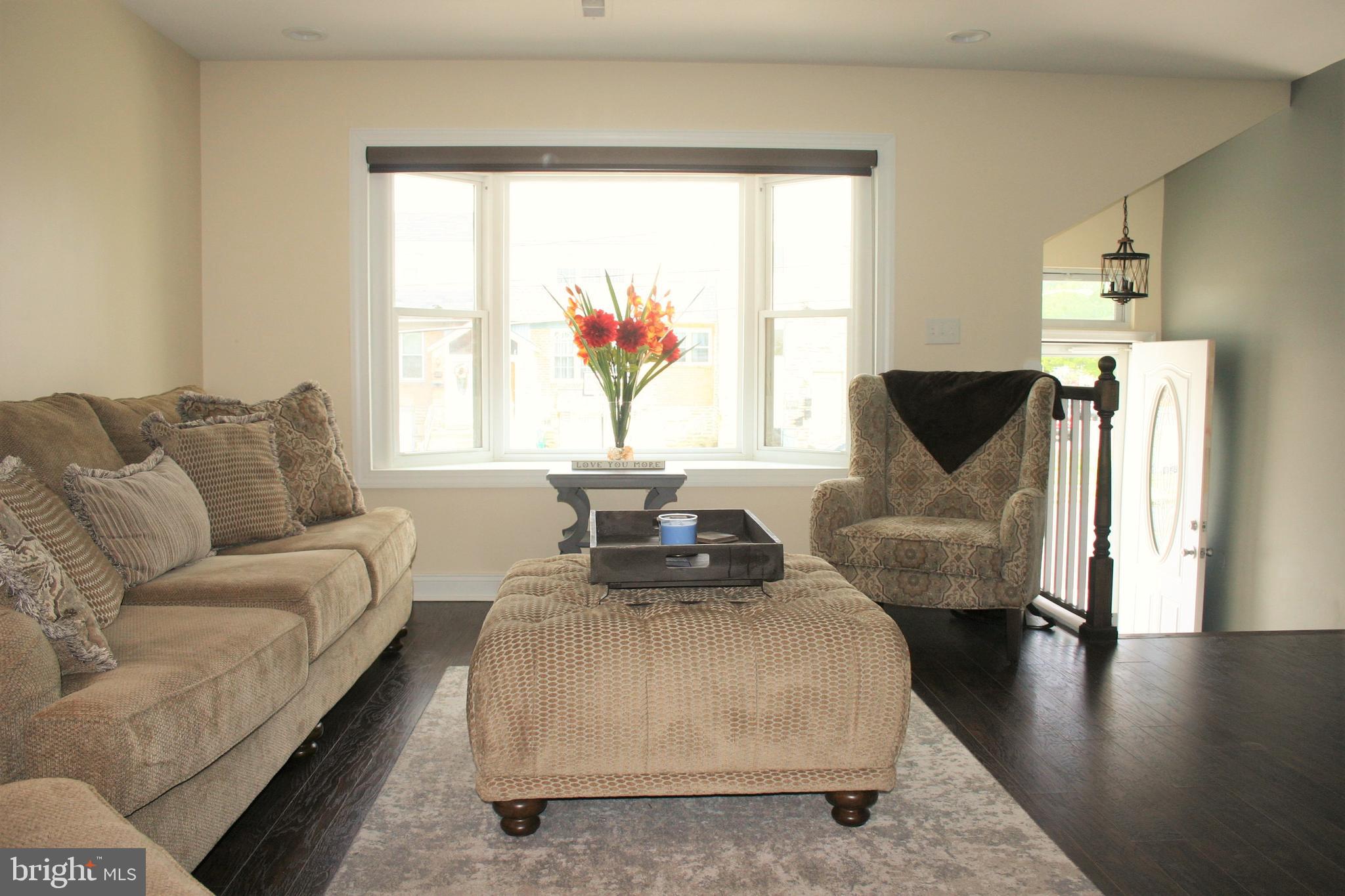 3520 Dows Road Philadelphia, PA 19154 - Photo 14 of 34 Living Room
