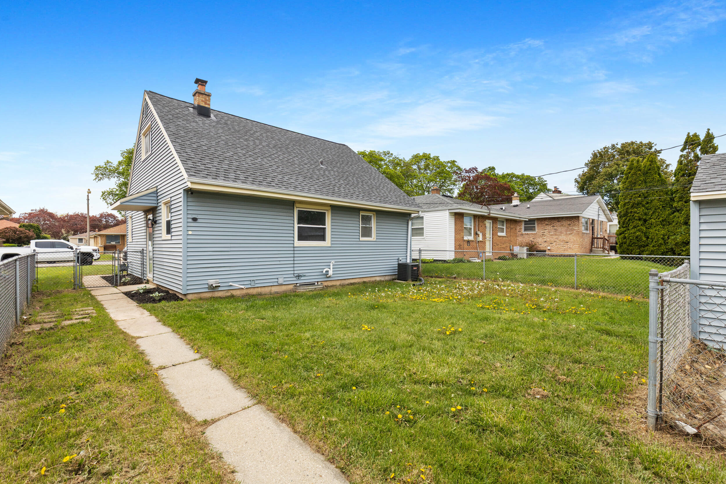 4218 North 71st Street Milwaukee, WI 53216 - Photo 17 of 18 Back Yard