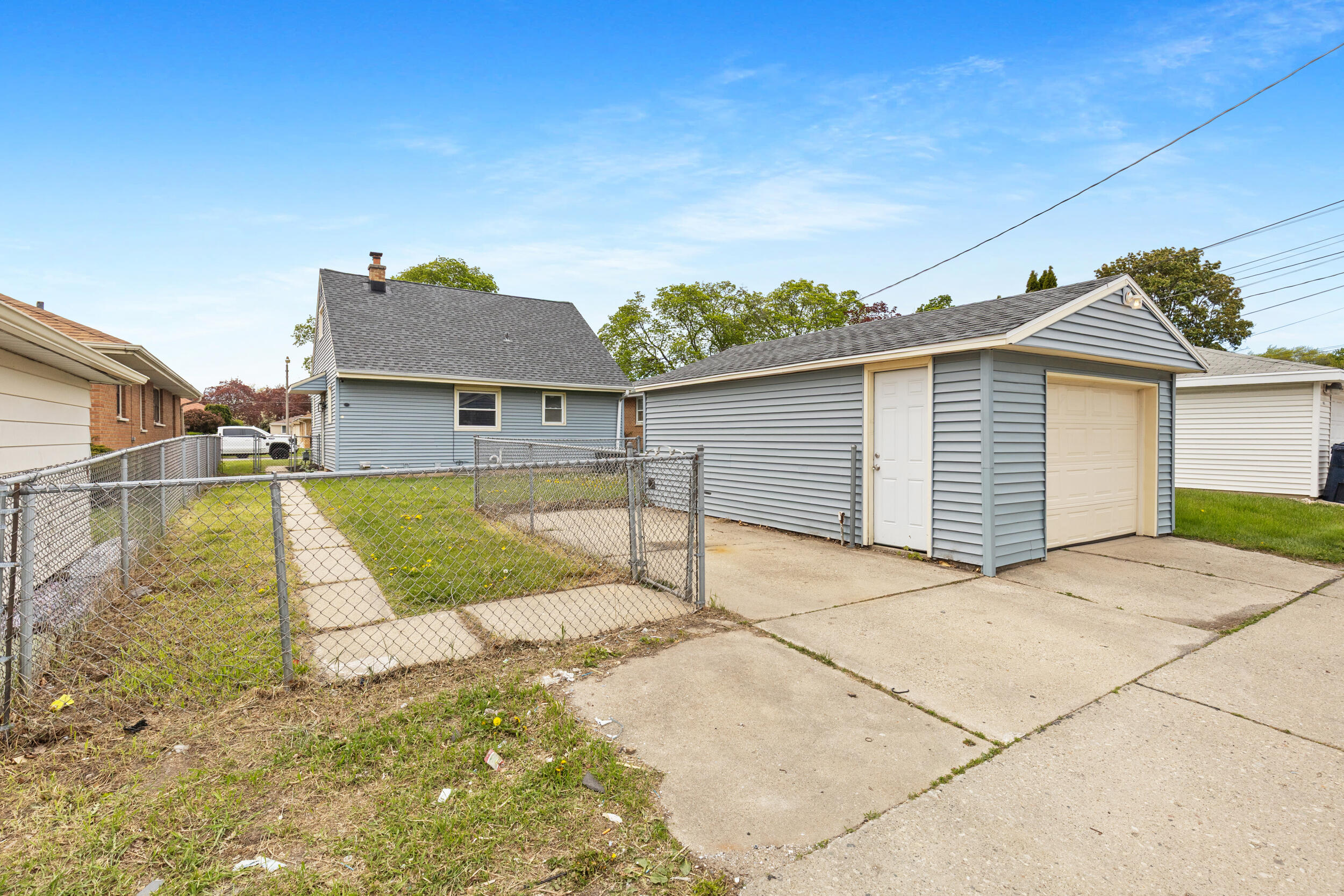 4218 North 71st Street Milwaukee, WI 53216 - Photo 18 of 18 Parking
