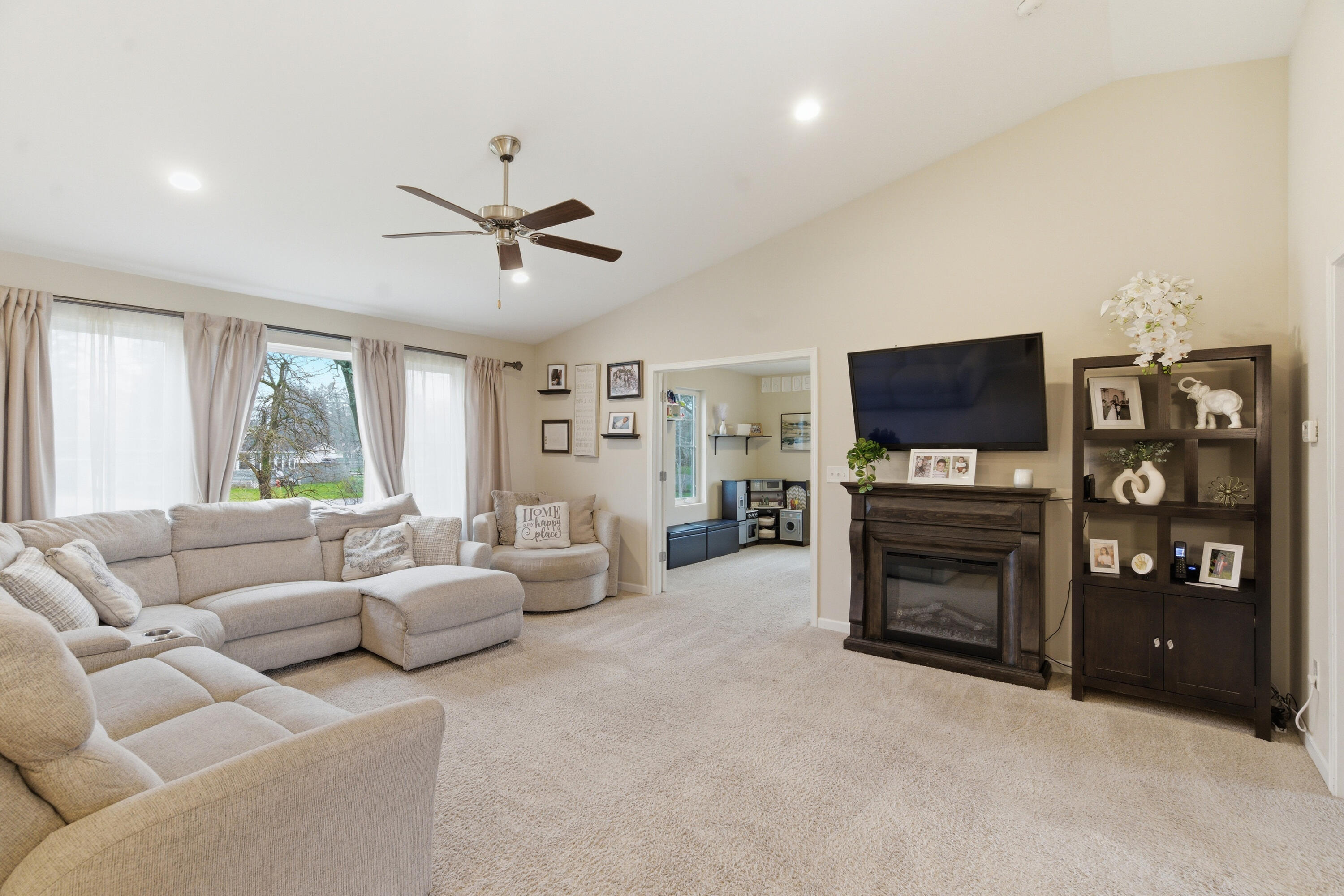 15148 Portage Road Vicksburg, MI 49097 - Photo 4 of 36 DSC08867