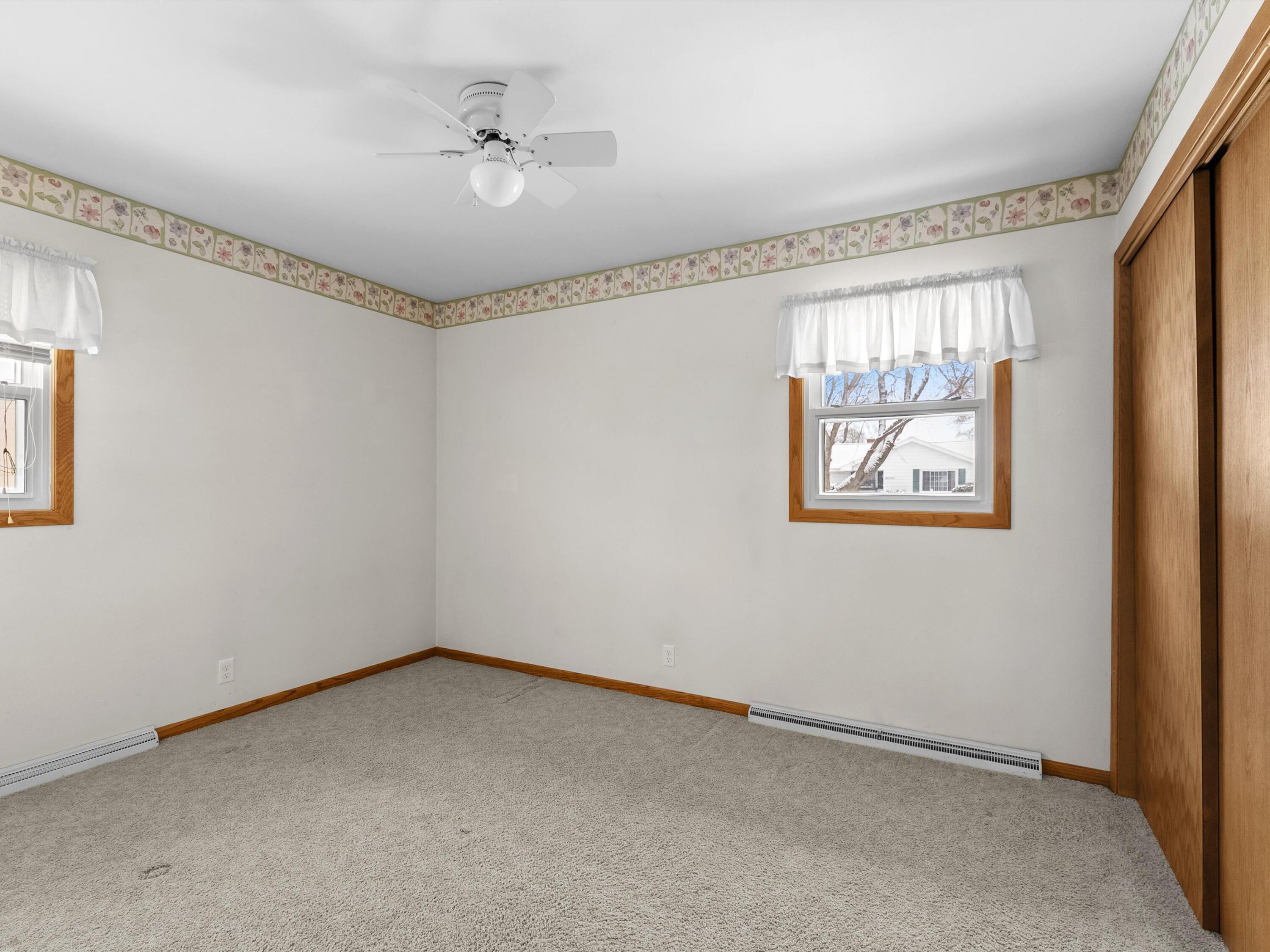 2136 Richmond Avenue Manitowoc, WI 54220 - Photo 10 of 31 Bedroom 2