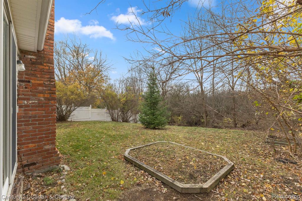 45223 Rudgate Road Canton, MI 48188 - Photo 31 of 35