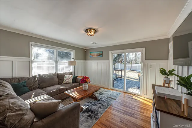 $599,000 | 75 Hazard Avenue, Huntington Station, NY 11746