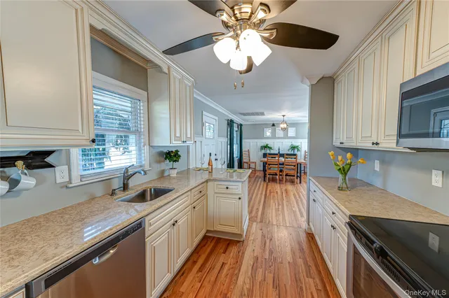 $599,000 | 75 Hazard Avenue, Huntington Station, NY 11746