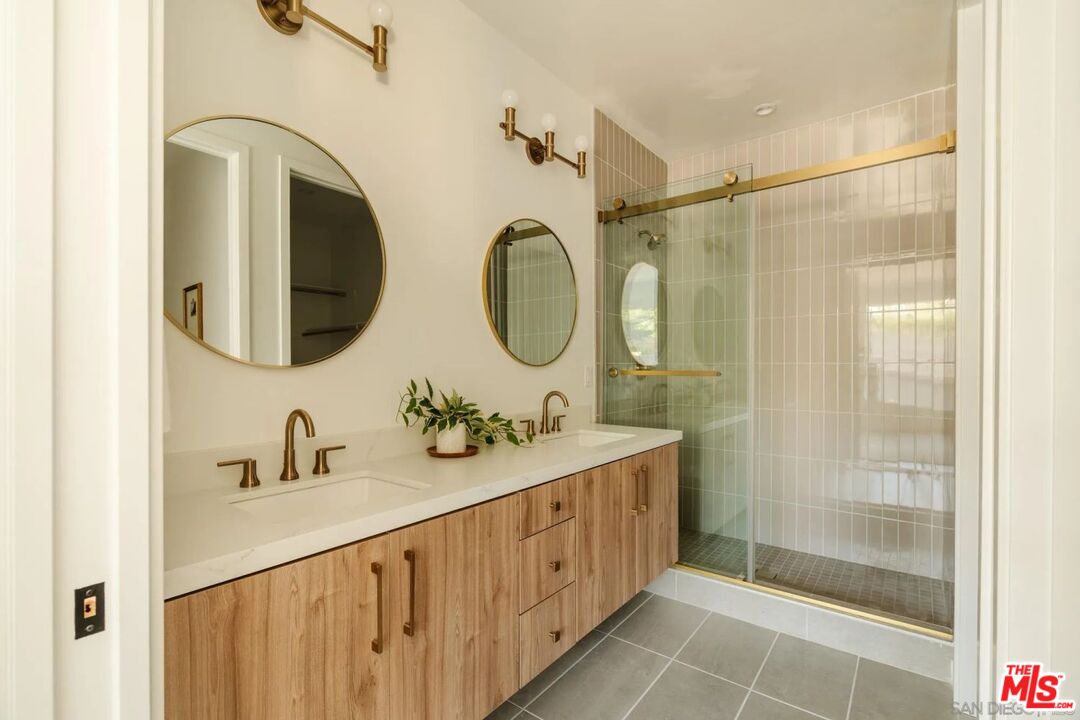3863 North Riley Lane Los Angeles, CA 90065 - Photo 12 of 17