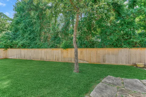 $819,000 | 25 Red Moon Place, The Woodlands, TX 77375