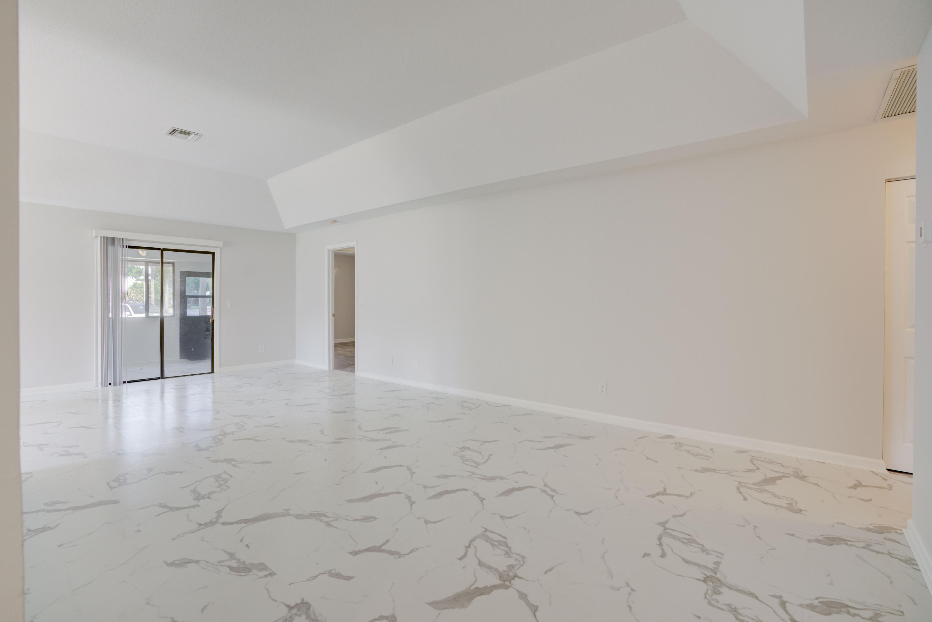 107 Half Moon Circle, Unit D Jupiter, FL 33458 - Photo 11 of 23 18__mlp6432_3_4_5_6