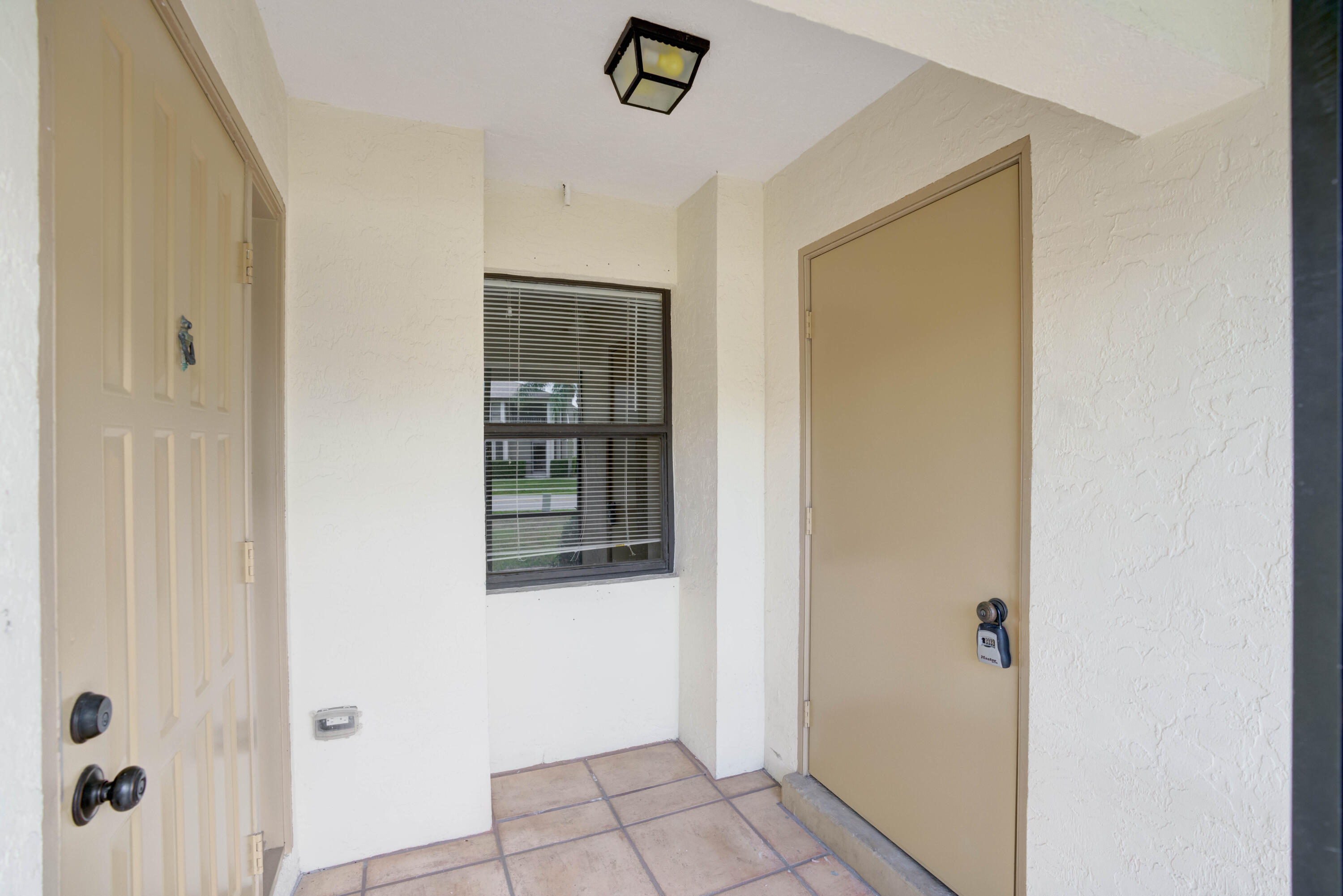 107 Half Moon Circle, Unit D Jupiter, FL 33458 - Photo 2 of 23 05__mlp6517_18_19_20_21