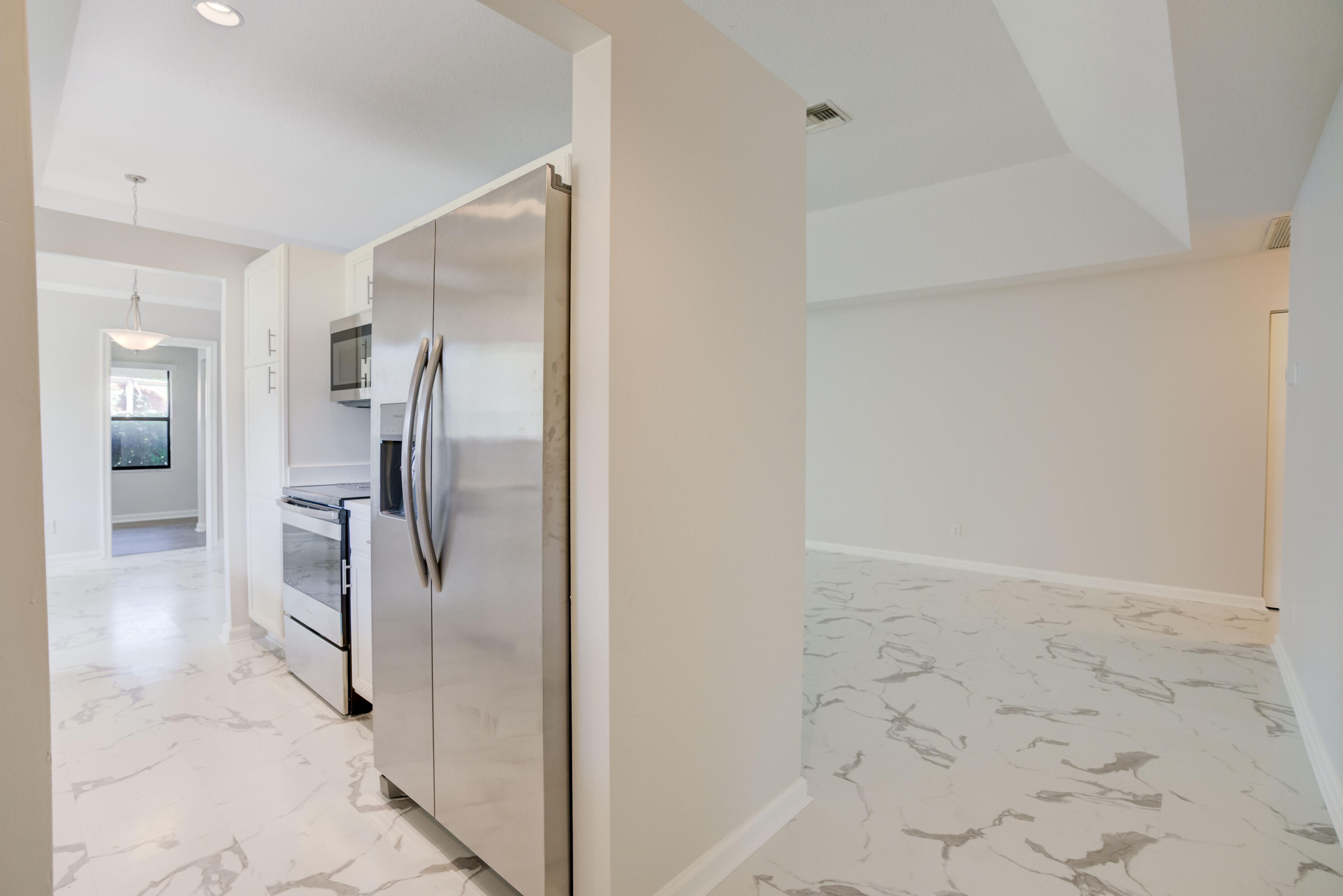 107 Half Moon Circle, Unit D Jupiter, FL 33458 - Photo 3 of 23 06__mlp6372_3_4_5_6