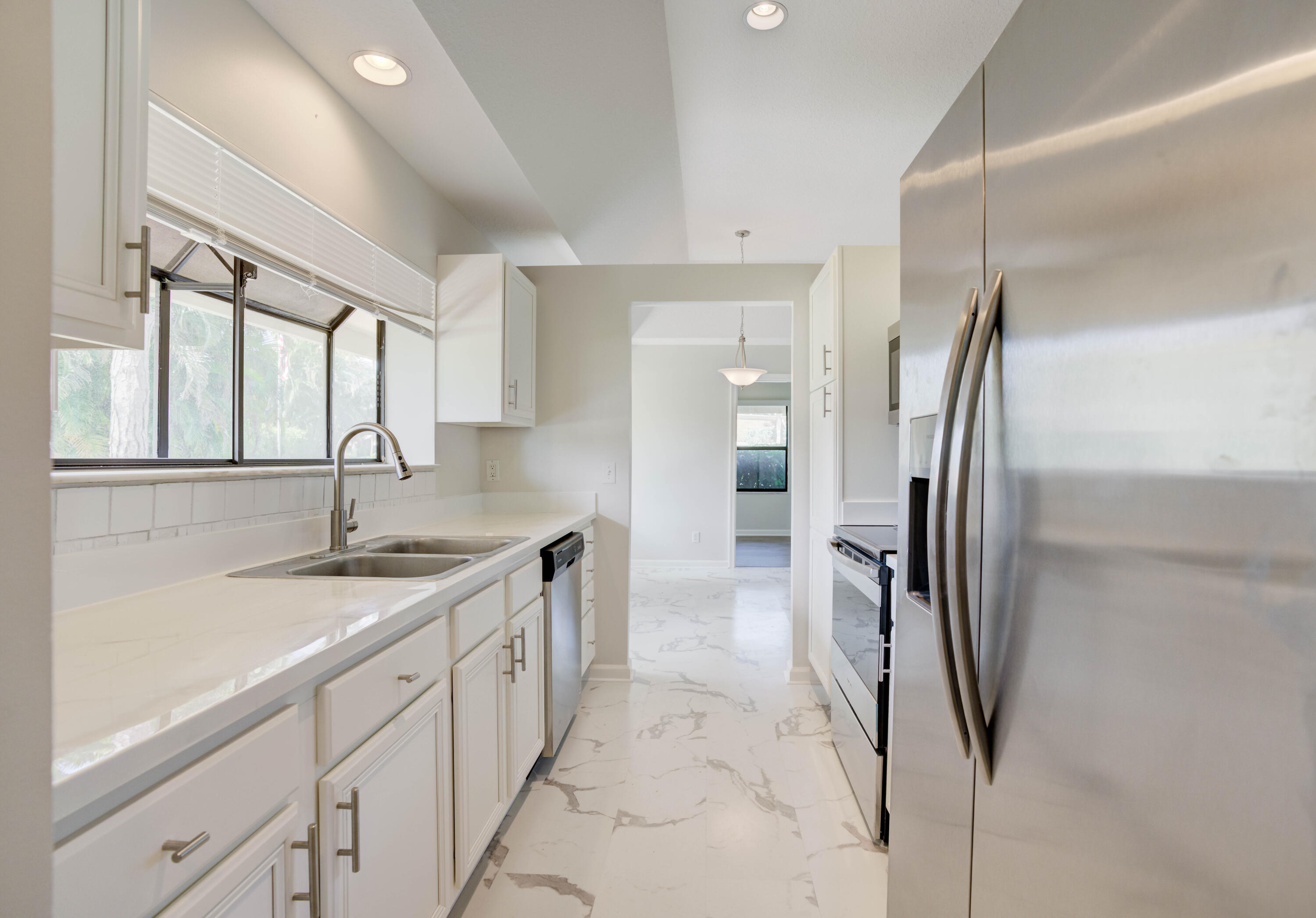 107 Half Moon Circle, Unit D Jupiter, FL 33458 - Photo 4 of 23 07__mlp6377_78_79_80_81