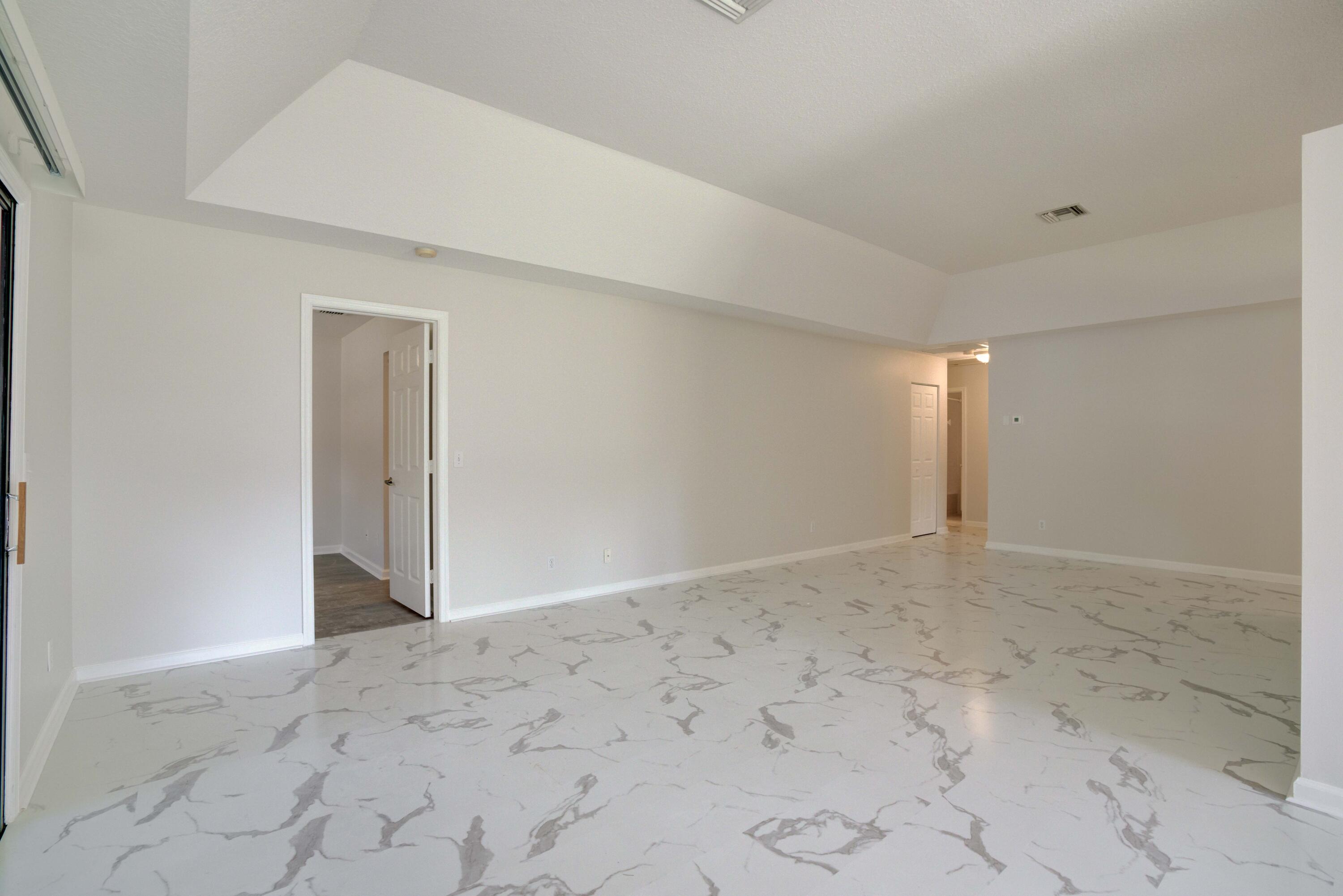 107 Half Moon Circle, Unit D Jupiter, FL 33458 - Photo 9 of 23 12__mlp6402_3_4_5_6