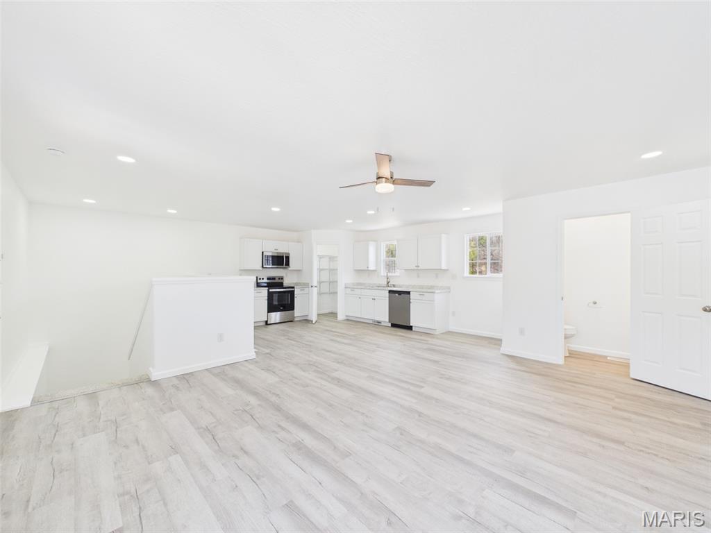 16201 Haidyn Road, Unit A & B St. Robert, MO 65584 - Photo 3 of 15