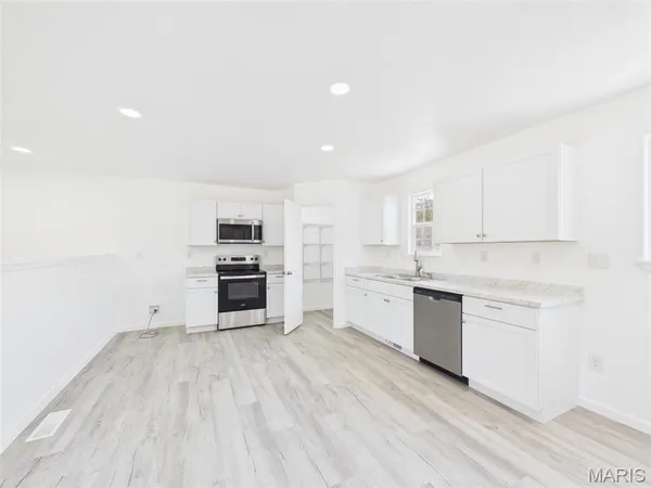 $339,900 | 16201 Haidyn Road, Unit A & B, St. Robert, MO 65584