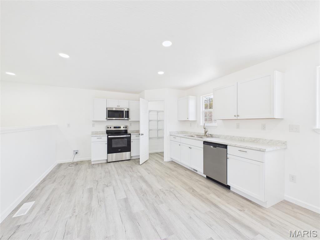 16201 Haidyn Road, Unit A & B St. Robert, MO 65584 - Photo 5 of 15