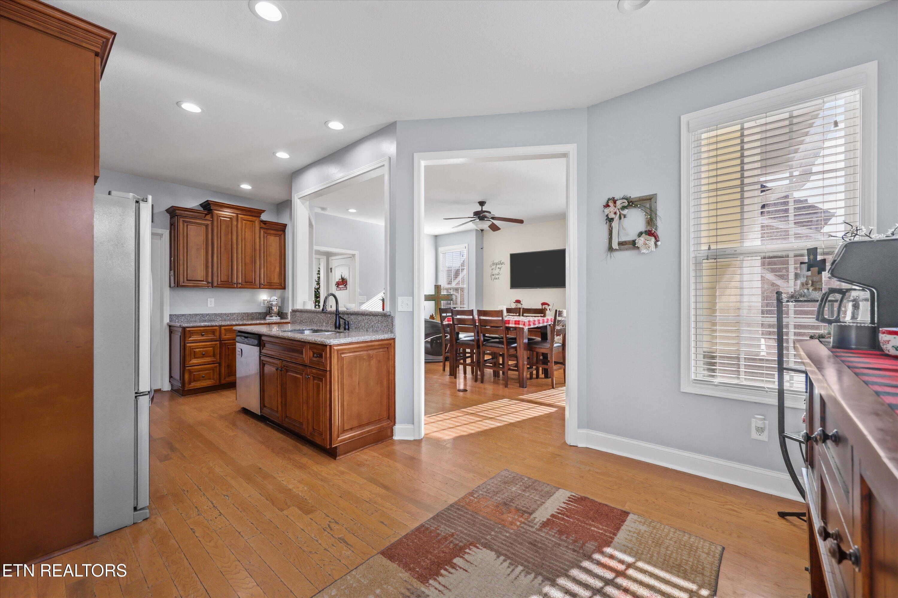 104 Crystal Cove Lane Oak Ridge, TN 37830 - Photo 11 of 36 kitchen