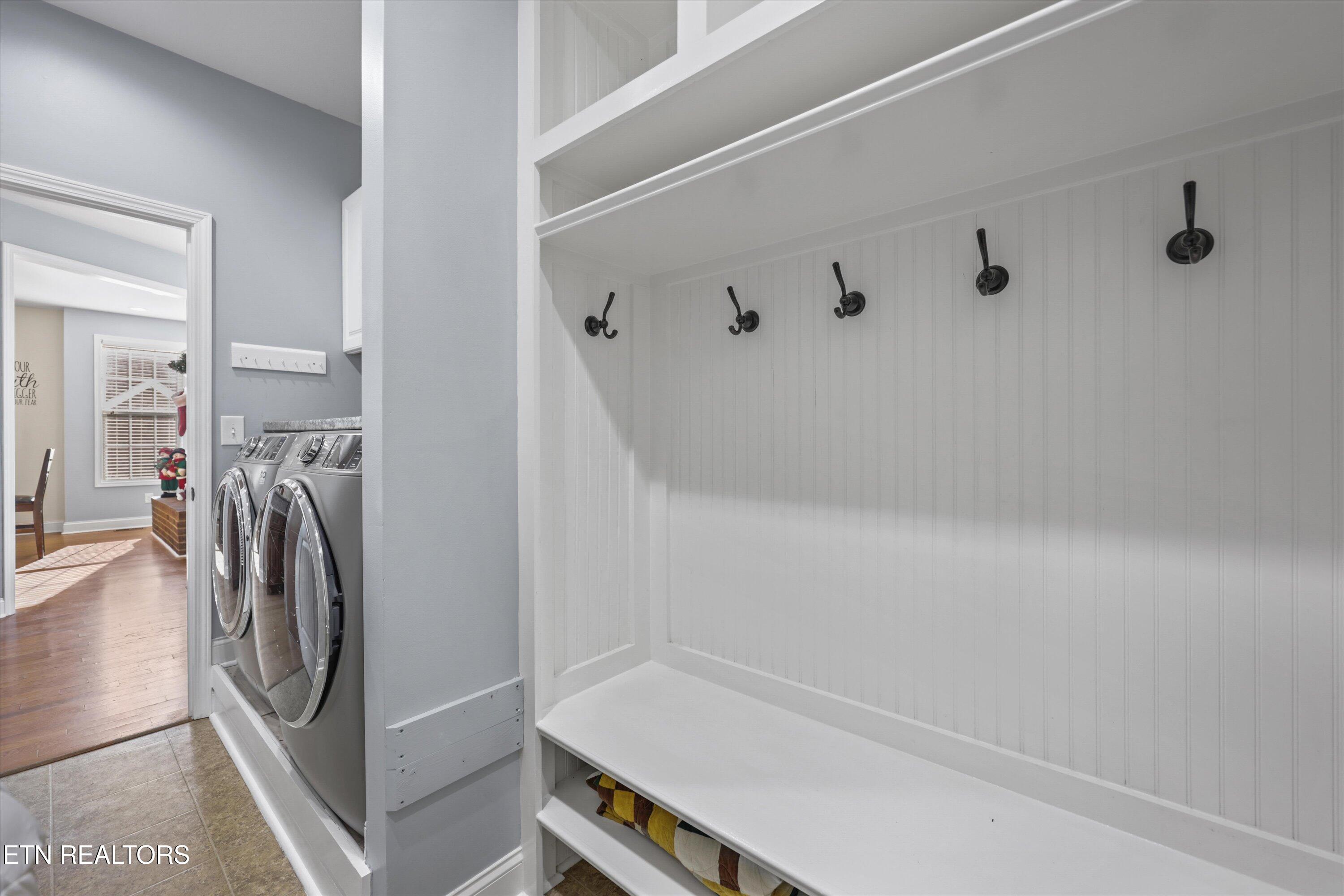 104 Crystal Cove Lane Oak Ridge, TN 37830 - Photo 14 of 36 mud room