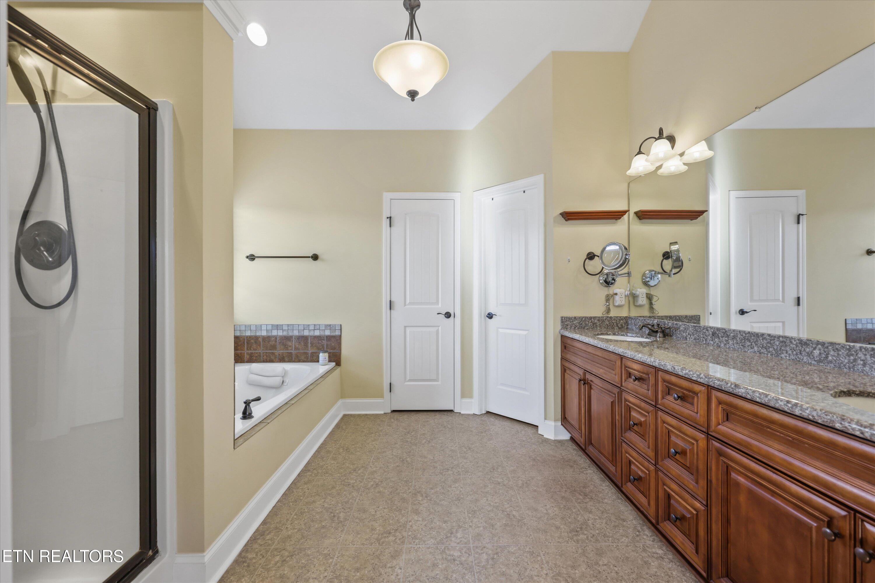 104 Crystal Cove Lane Oak Ridge, TN 37830 - Photo 19 of 36 primary bathroom