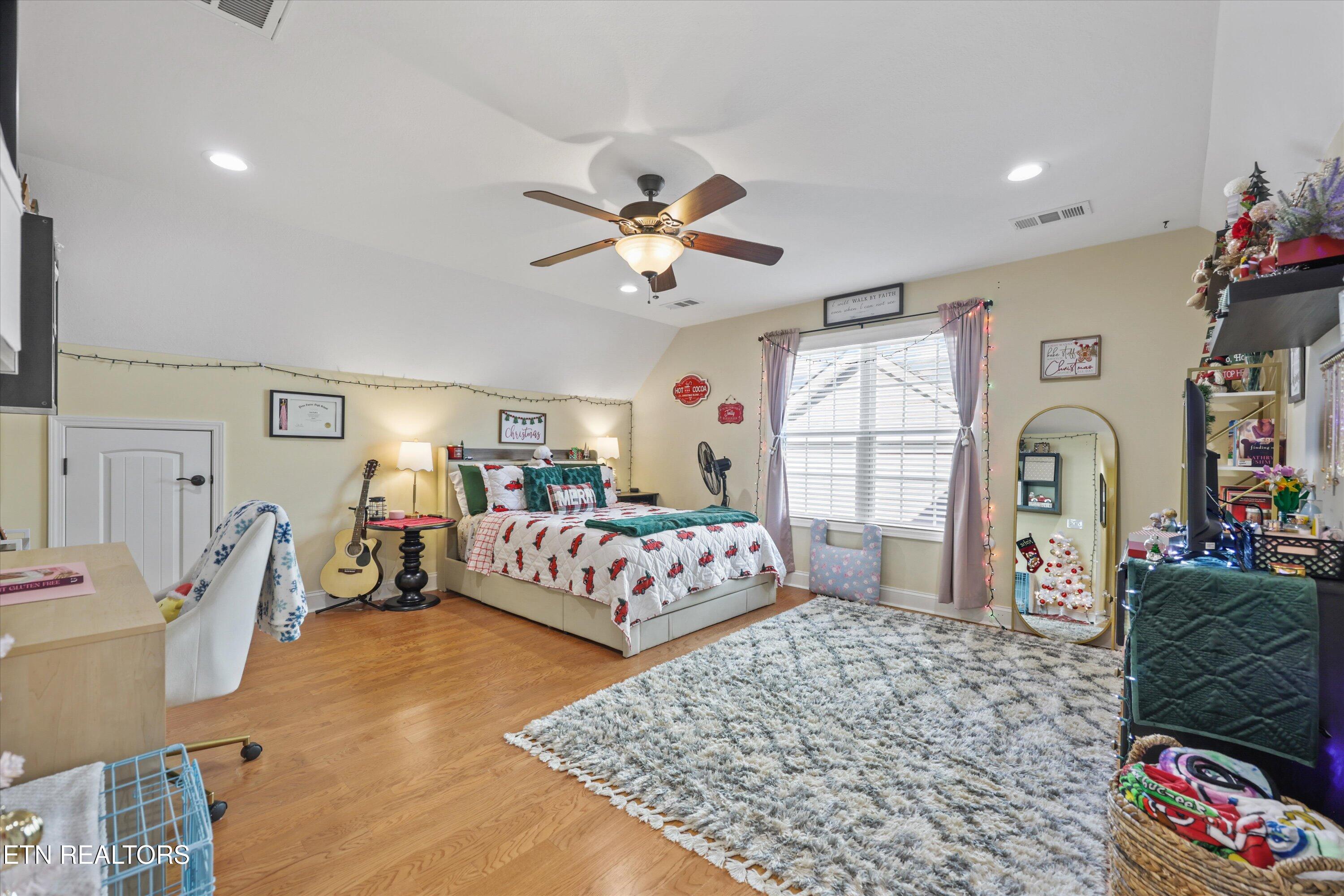 104 Crystal Cove Lane Oak Ridge, TN 37830 - Photo 20 of 36 2nd bedroom