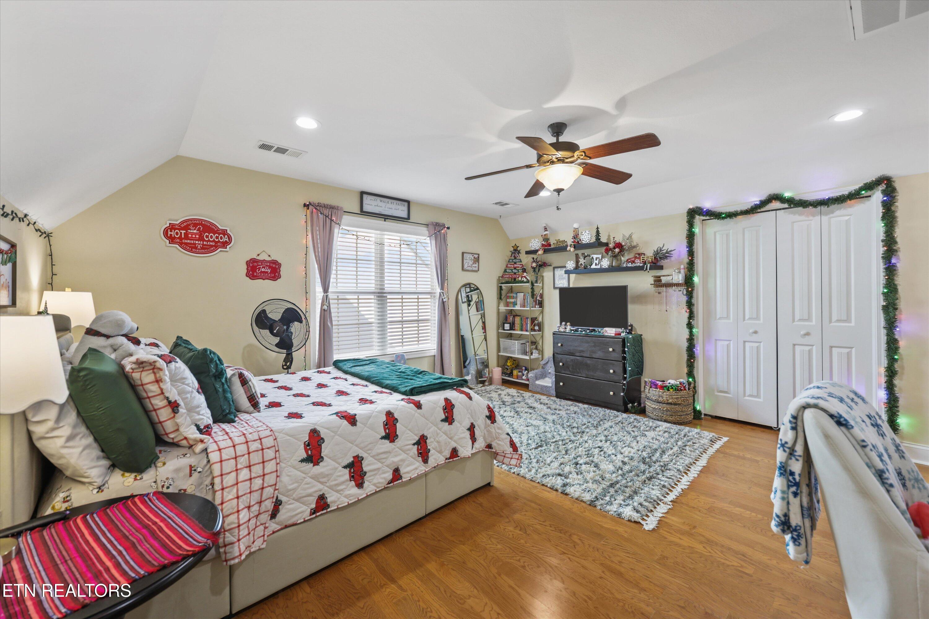 104 Crystal Cove Lane Oak Ridge, TN 37830 - Photo 21 of 36 2nd bedroom