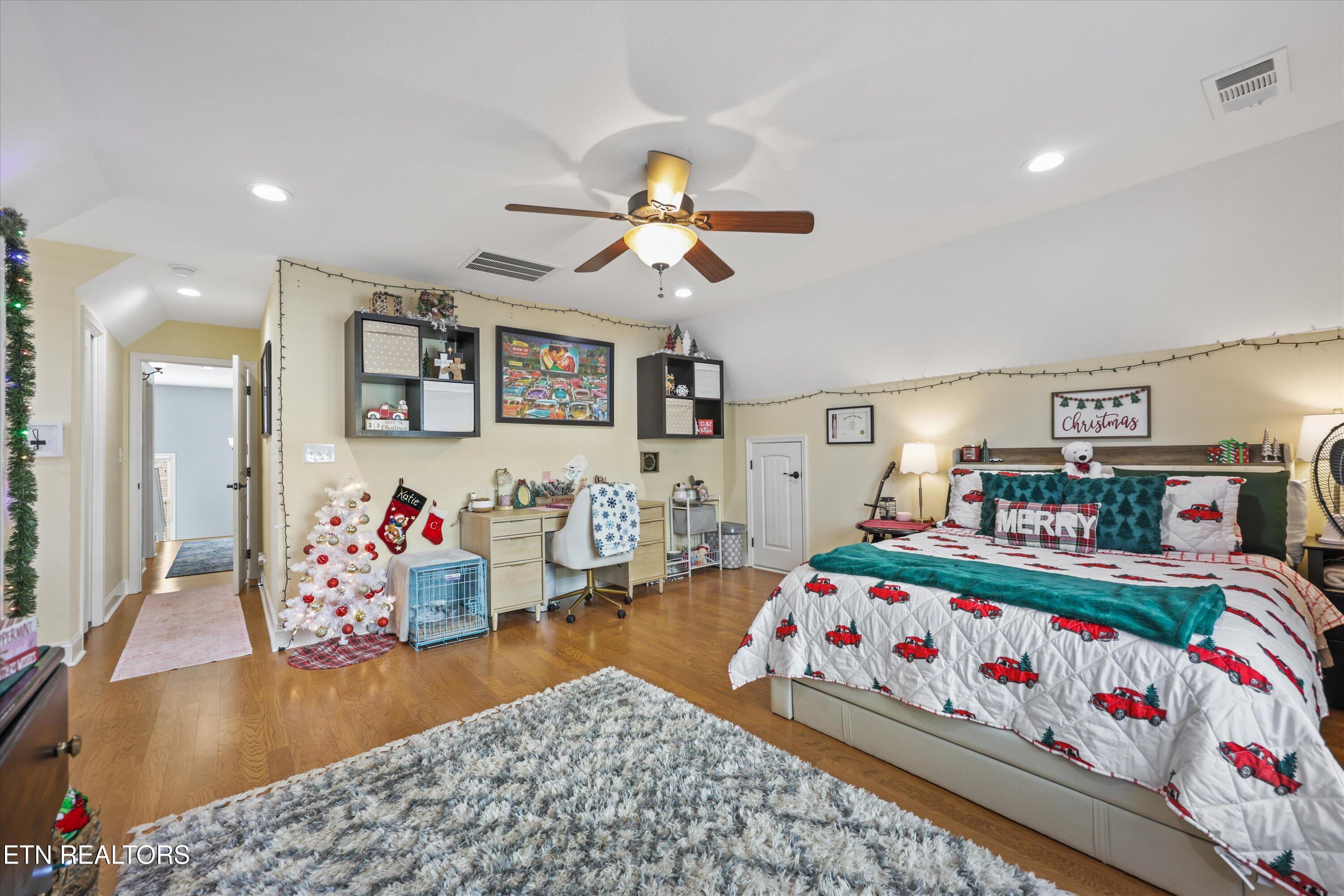 104 Crystal Cove Lane Oak Ridge, TN 37830 - Photo 22 of 36 2nd bedroom