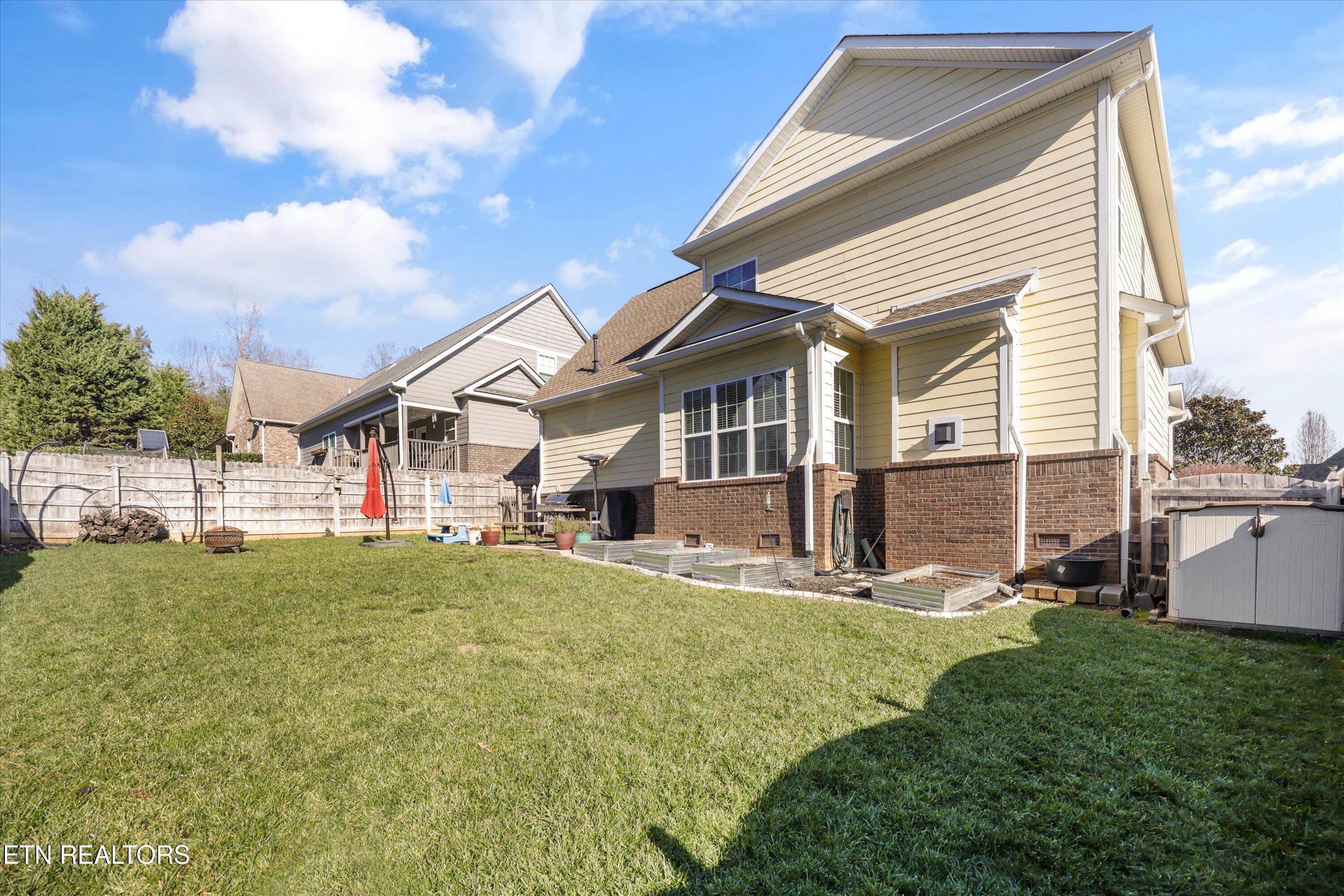 104 Crystal Cove Lane Oak Ridge, TN 37830 - Photo 27 of 36 fenced in yard