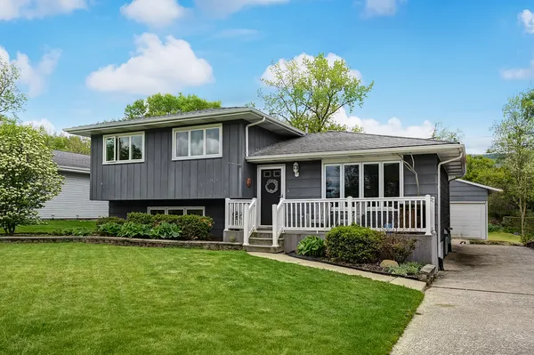 $365,000 | 701 Maryknoll Drive, Lockport, IL 60441