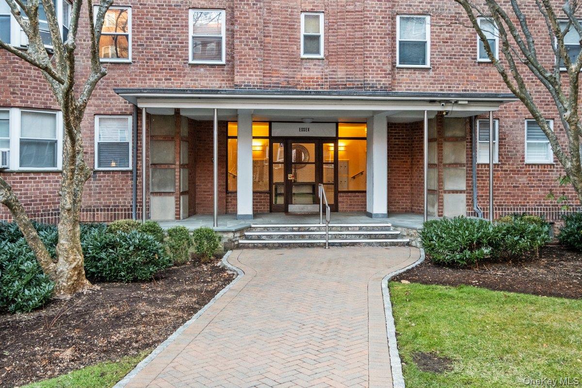 235 Garth Road, Unit E2A Scarsdale, NY 10583 - Photo 32 of 37 a house view with a outdoor space