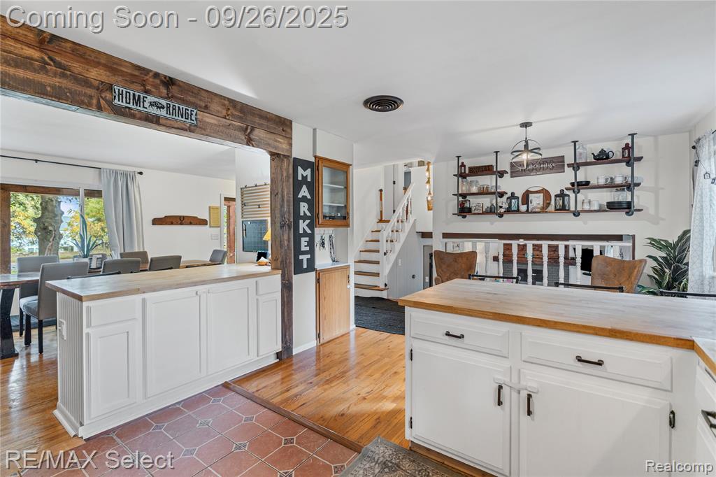 1423 Butcher Road Fenton, MI 48430 - Photo 9 of 60