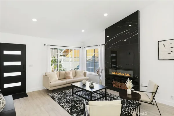 $1,225,000 | 25912 Spruce Lane, Laguna Hills, CA 92653